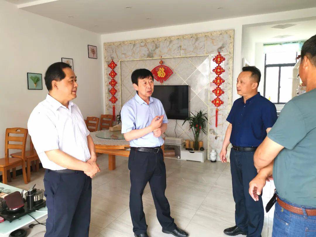 秦仲鑫到定远县督导调研重大项目建设