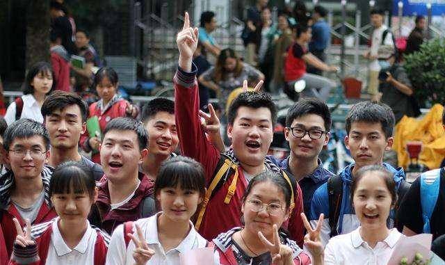 高考遇到这6件突发事件怎么办?不要慌!记住下面这些解决方法 高考遇到这6件突发事件怎么办?不要慌!记住下面这些解决方法