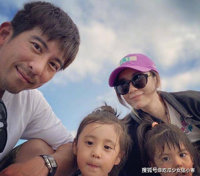 邓莎|《妈妈是超人》里面的孩子现在怎样了？贾静雯两个女儿变小美人
