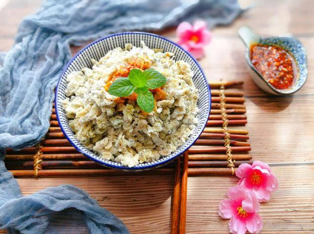 原创6月最爱清爽香甜的槐花饭,做对1步不粘不沾,1年只能吃1季