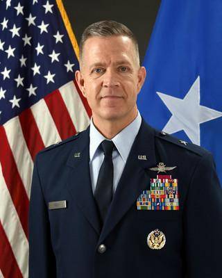 美国空军上校当上国民警卫队司令，军衔才晋升为准将，实为少见_手机搜狐网