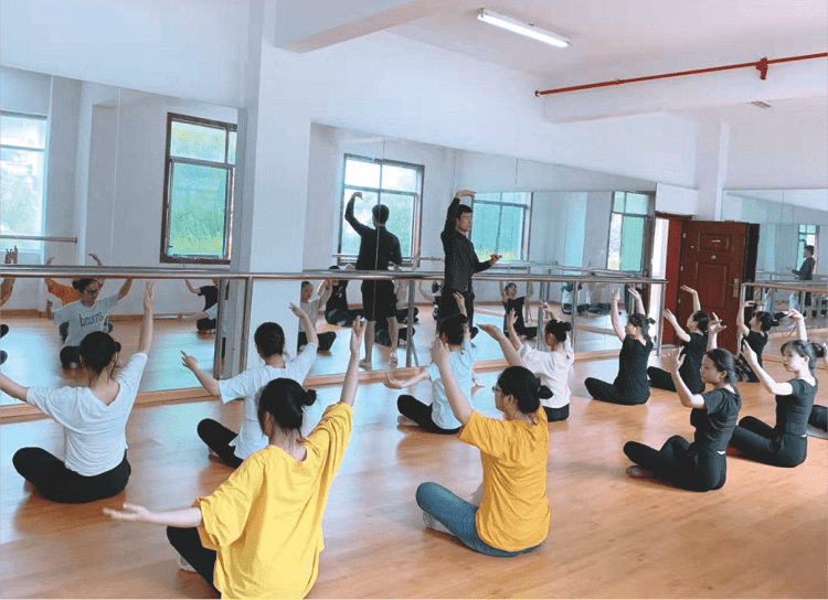 骗局|信创教育学校骗局：马上要中考了，揭秘招生骗局！