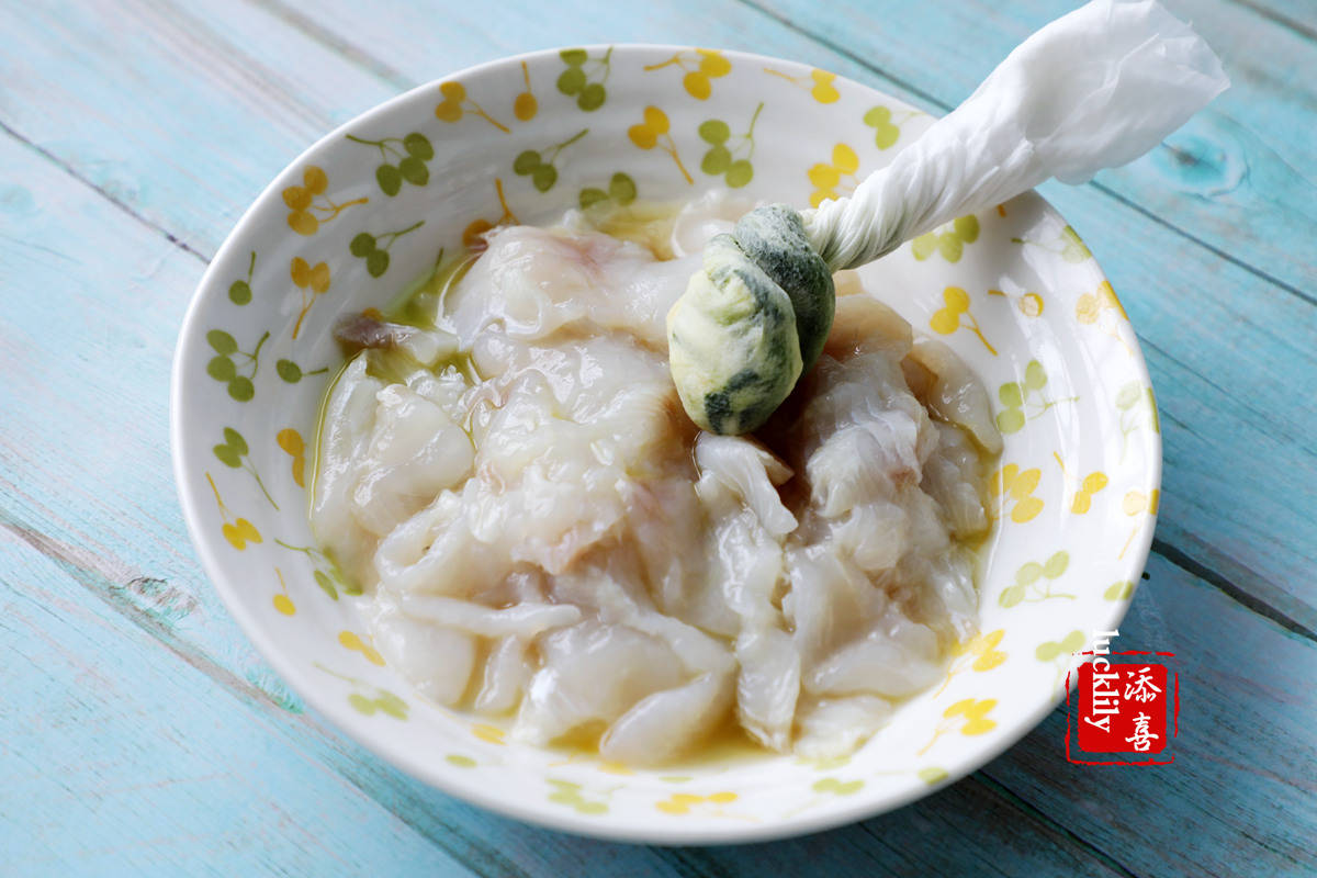 夏日食谱——经典杭帮菜：莼菜鱼圆