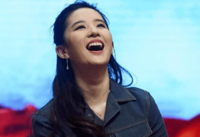 娱乐圈最不适合大笑的女明星,刘亦菲上榜,网友:太毁形象了!