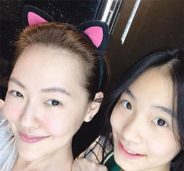 小S过41岁生日，大女儿许曦文发文庆祝妈妈生日快乐