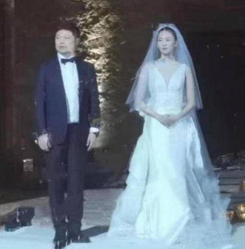 和老师传绯闻、被张国立儿子殴打，17年后，童谣
