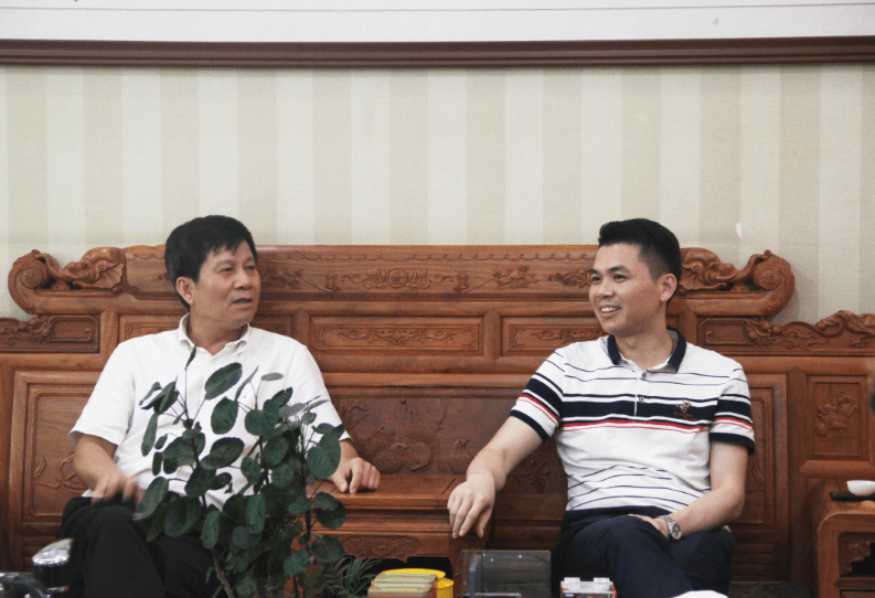 中山市港口镇委书记陈有兴莅临优普公司参观指导