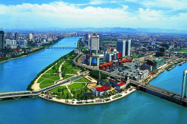 长沙gdp2020超过郑州_我和长沙的2020绘画(3)