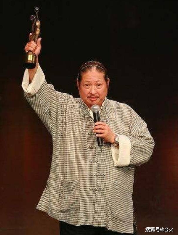 68岁洪金宝自曝健康出问题！暴瘦后露面难辨认，