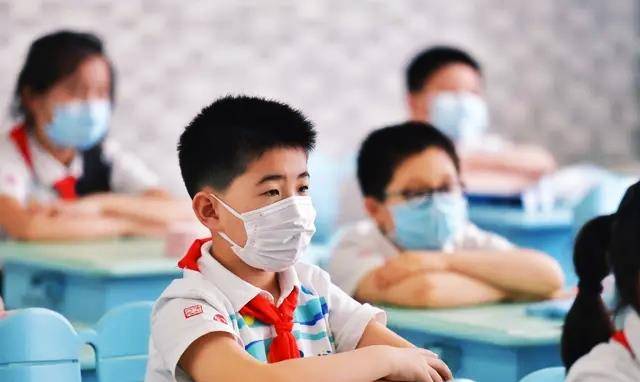 北京教委最新消息：中小学一律停止到校上课，高校学生停止返校！