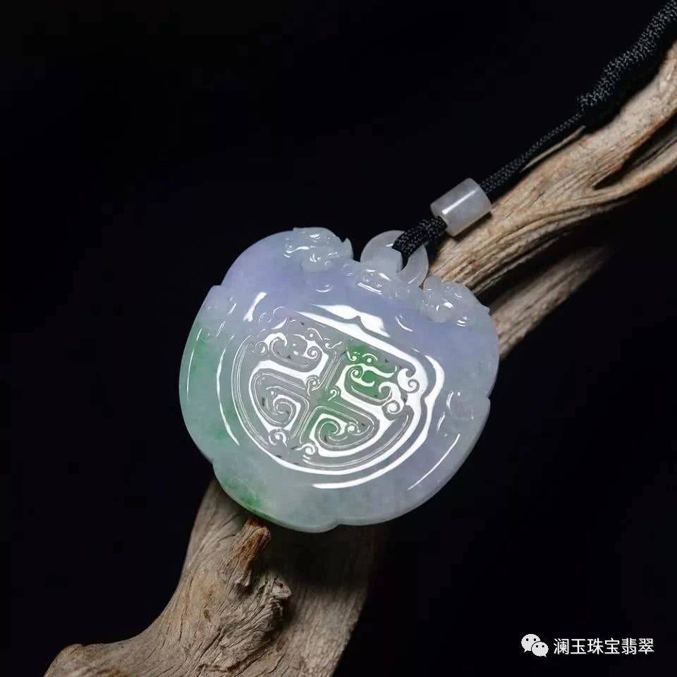 鉴赏翡翠仿古牌