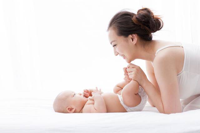 宝宝|长身高还长智商，这些招数很实用抓住宝宝睡觉的两个黄金期