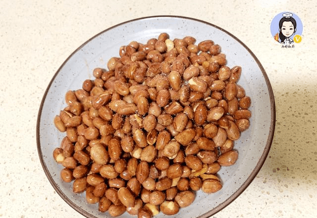 怎样炒花生米更香脆 1a3a364975524e468d38597cc5081641.png