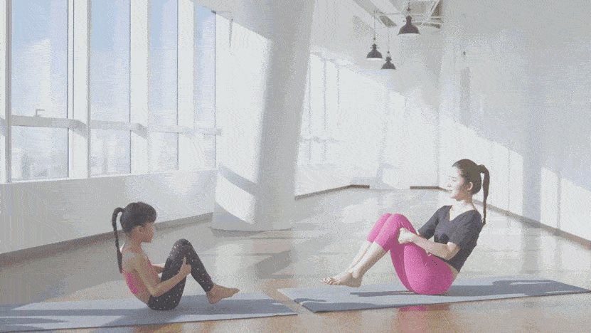 亲子瑜伽教学,赠金亲子感情(动图)