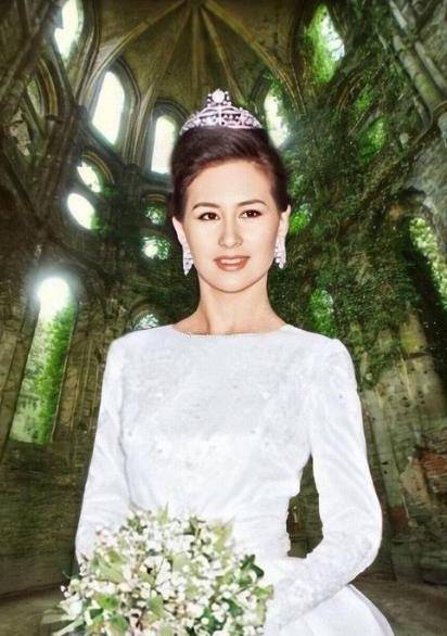 原创 看看59岁的何超琼跟50岁的李嘉欣,你就知道许晋亨真的选“对”了