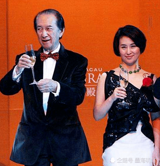 何超琼有几个儿女 37583b22999245fc9e4ee0df26bfce69.png