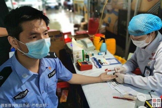 年余双|独自带女儿3年倾家荡产，原因泪目男子回国后与妻子离婚