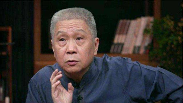 马未都：我有一件转心笔筒，设计非常精巧，故宫博物院也有一件