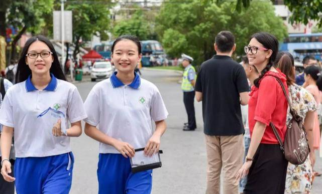 学生复读了一年，为何高考成绩比之前还差？高三老师揭露其中真相