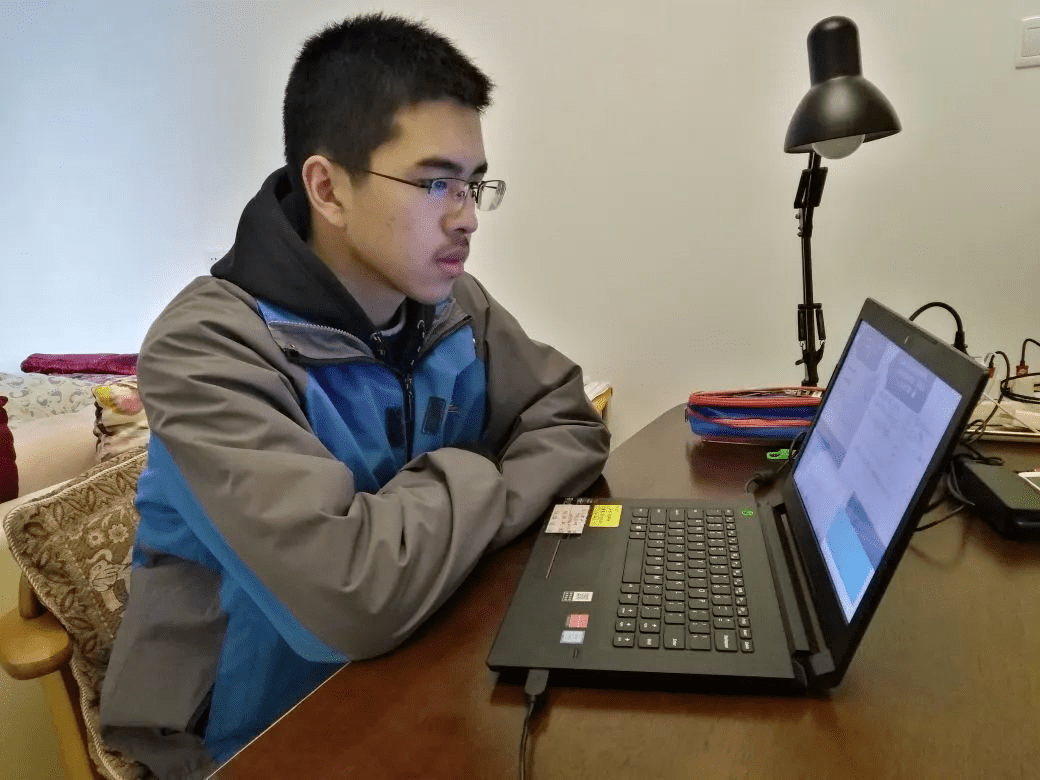 模样|有中国学生最真实的模样，看到哪张你哭了？高三教室里的30张偷拍照