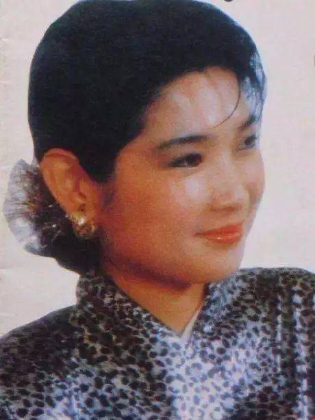 最美女明星皮肤溃烂手指发黑，放下性感包袱往