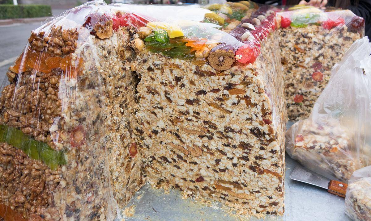 新疆切糕事件是怎么回事_新疆乌鲁木齐好吃的切糕地址_摆摊卖切糕的新疆人