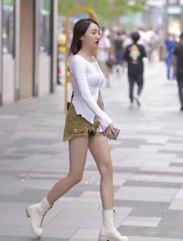 时尚小姐姐穿搭身材好看 9337bfc0ef5e49e8bbe491664806b6bd.jpeg