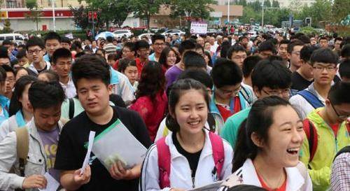 高考后该如何选择学校？有经验的老师通常从这三个方面综合研判！