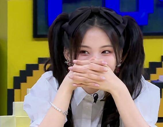 杨超越得知上海经纪人不搓澡：好脏啊！调侃何