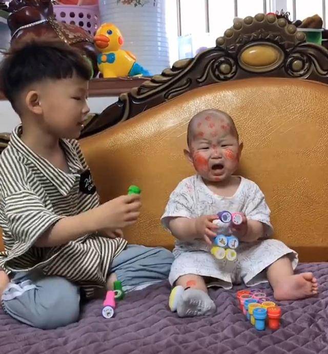 有一个神经大条的哥哥是什么体验？弟弟：我后悔来到了这个世上