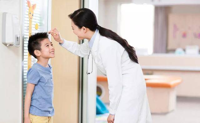 影响|让孩子长高4~8公分不是难题孩子身高增长的慢？用这4个方法
