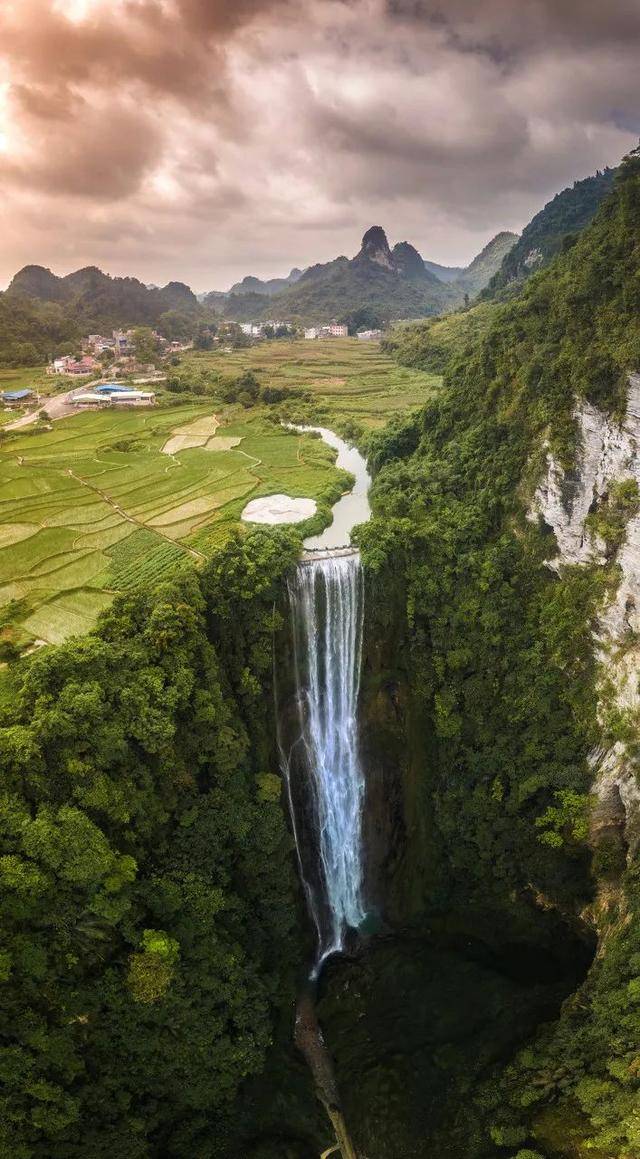 天田新异 桂林美哭人的风景标配:如画的山水,神秘的溶洞,幽深的峡谷