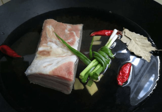 如何简单快速制作蒜泥 b89f58af99c4407e8a96e64b0968fd59.png