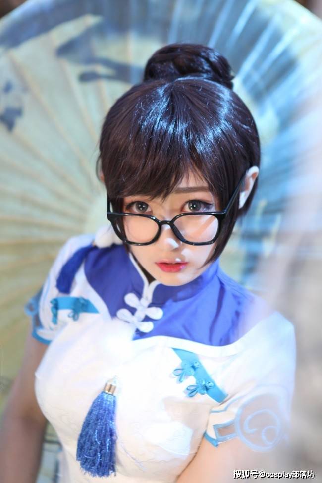 cos:守望先锋,戴上眼镜的旗袍小姐姐周美灵