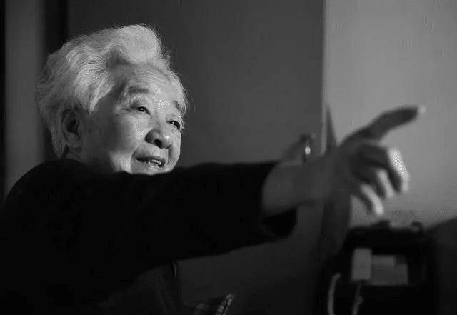 痛心 继92岁老艺术家鲁园去世,99岁的 江姐 于蓝今日凌晨去世