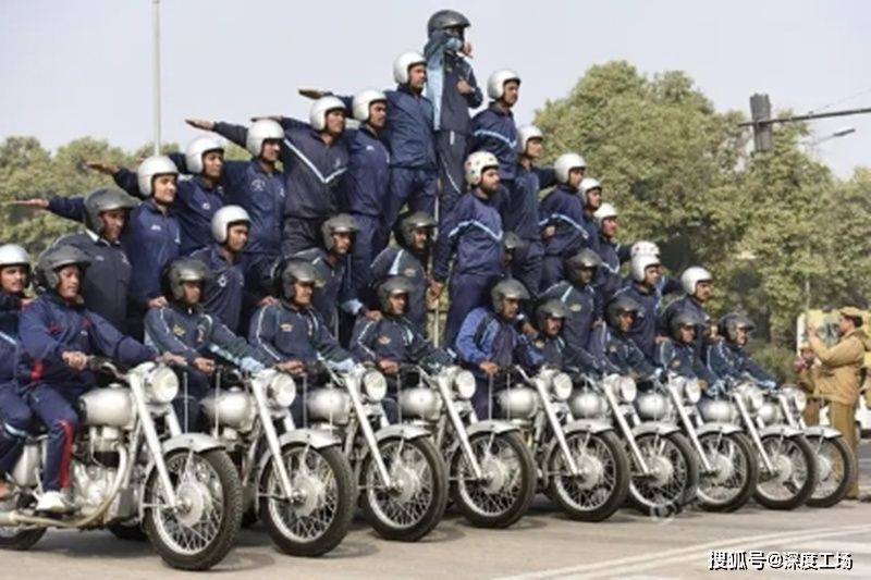 纳米体育印军摩托车部队抵达拉达克大马力山地摩托车：6万一辆灵活快速(图3)