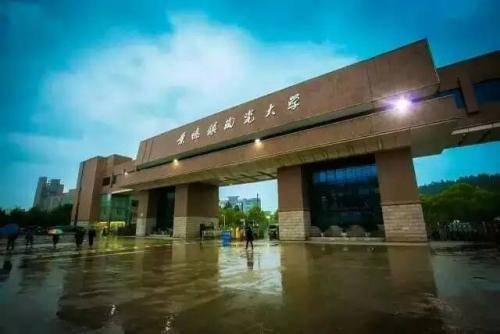 浙江传媒学院:动画名校大连工业大学:服装与服饰设计名校武汉纺织大学