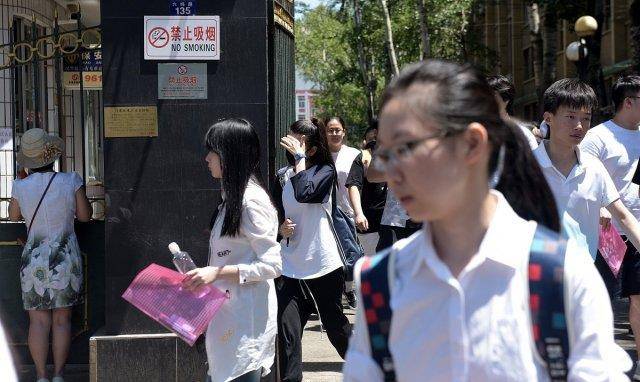 7月高考天气太热影响发挥，考场能不能开空调？市长：立马安排！