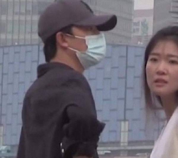 怎样才能当上明星的女朋友 94977015cfbe4a25bcecddf7d45ee17e.jpeg