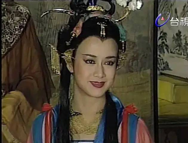 《杨贵妃外传》是1990年台湾地区发行的电视剧,汤兰花饰演杨贵妃.