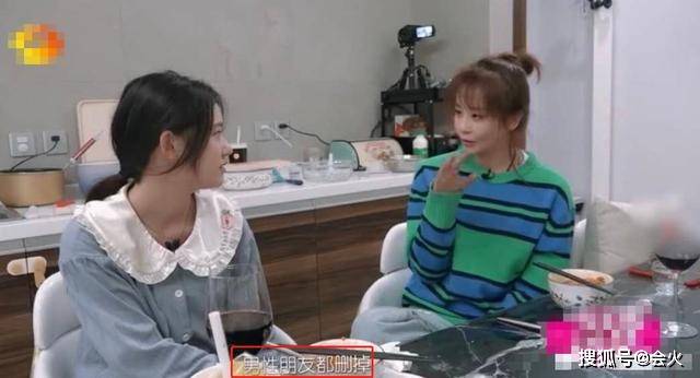 俩人|原创相差5岁姐弟恋终分手？女方清空俩人甜蜜动态，男方却在线征婚