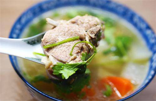 什么炖羊肉补气血 71223a66273443bcbdb328123d5609f4.jpeg