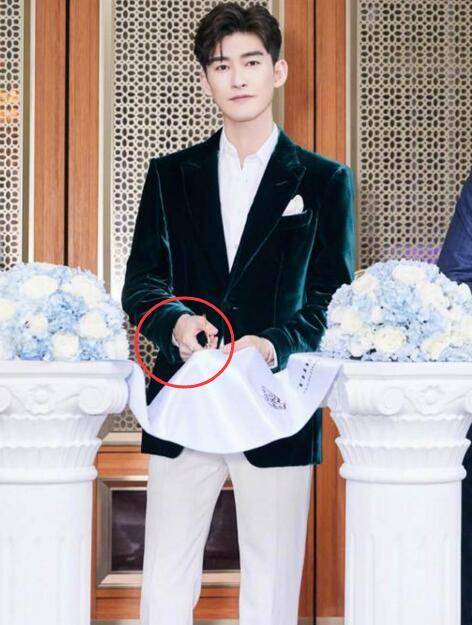 郑爽|原创郑爽张翰戴同款戒指疑复合，多处蛛丝马迹佐证，网友不看好居多