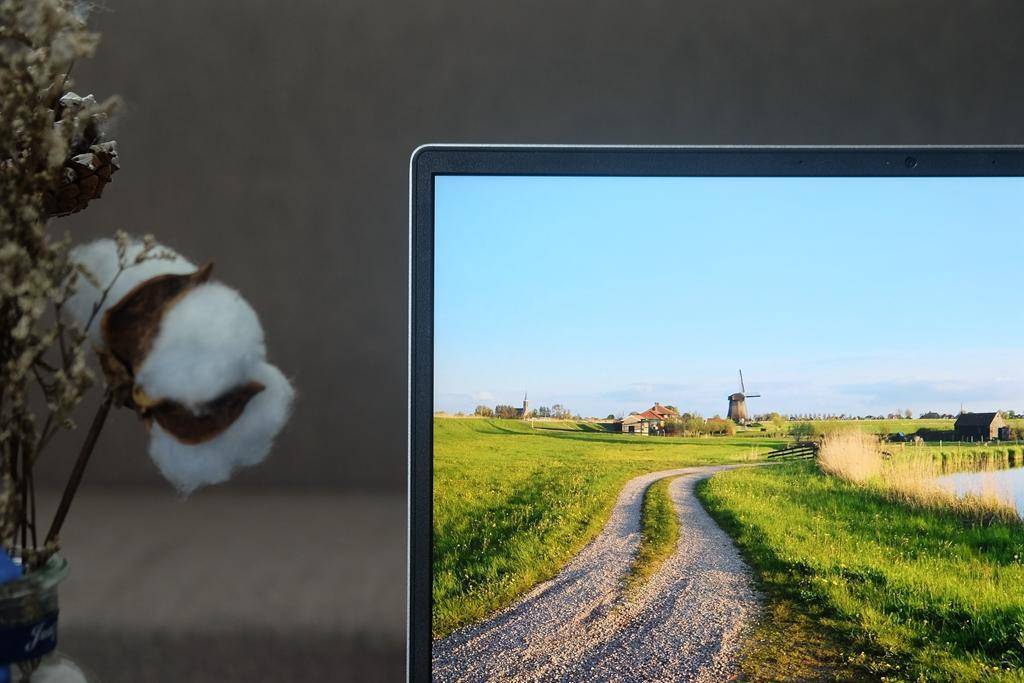 苹果笔记本macbookpro屏幕有多惊艳 2b93e4a75310441a8623ce8621f12c25.jpeg