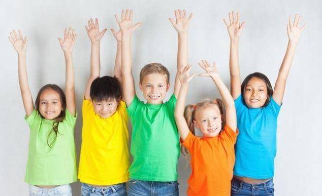 孩子|多亏亲妈几个妙招，矮个家长学起来小伙“基因突变”蹿到1米9