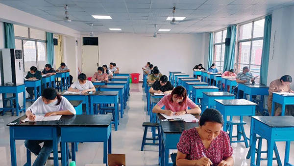 怎么在学校里开展业务 b117d329af614774abbbdfb17aca6261.jpeg