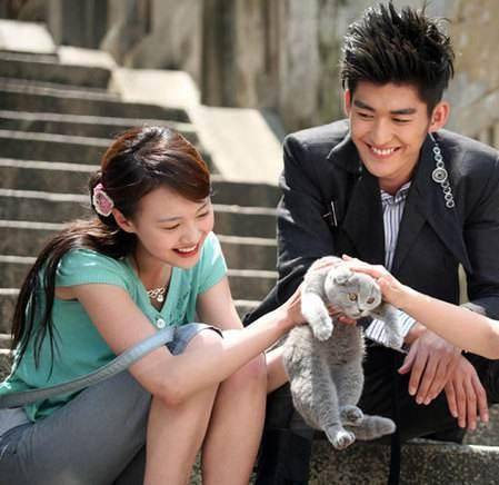 郑爽|原创郑爽张翰戴同款戒指疑复合，多处蛛丝马迹佐证，网友不看好居多