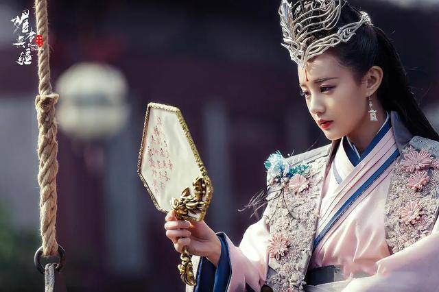 新剧|原创直男女神？阿姨新宠？李一桐凭新剧展示神奇吸粉体质