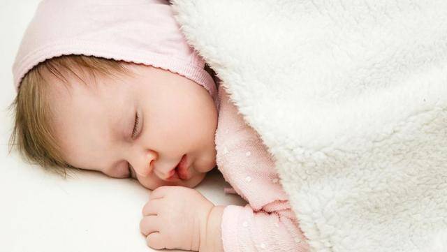 宝宝|短期内易引发缺氧，长远来看还容易自毁颜值宝宝常用的一种睡姿