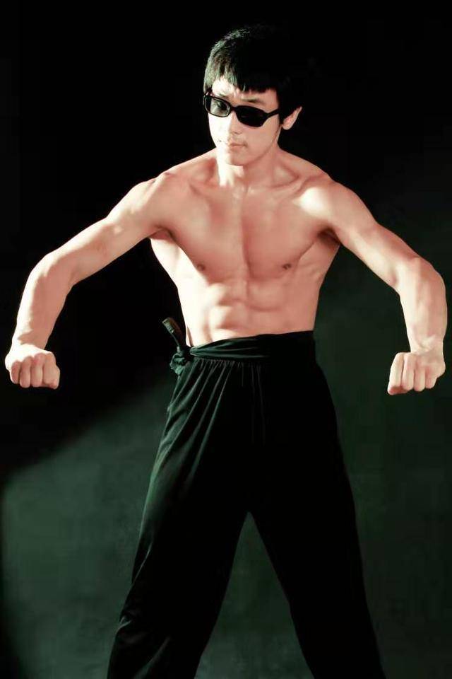 古力娜扎|现代李小龙炮轰九大男演员：个个都占古力娜扎便宜，数窦骁最主动